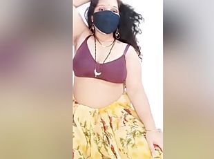 Desi Indian Aunty Ki Jawani Kya Mast Figure And Dirty Talks