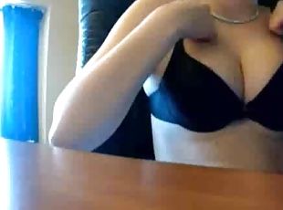 Amateur at her desk gives a hot HJ