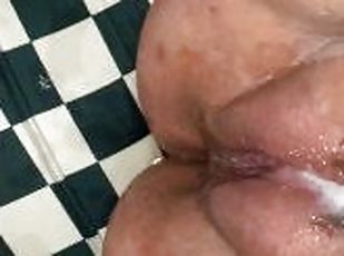 .Wet fat squirting pussy.