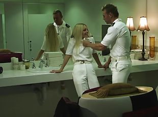 Blonde-haired slut Jesse Jane gets fucked by horny pilot