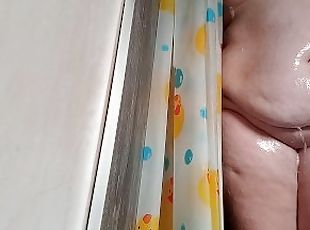 BBW IN THE SHOWER