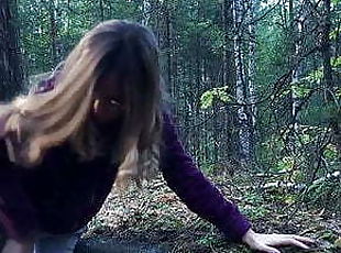 I fucked a stranger in the woods to help her &ndash; public sex