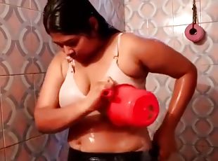 Bangladeshi Hot Bhabi Bathing bangla village sex