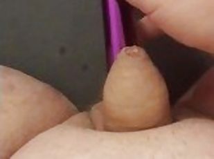 Hand free small dick cum