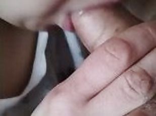 Teen oral sex cum in mouth