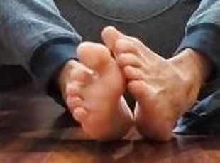 Do u like my toes?