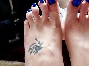 Cum on my stinky toes wife feet cumshot fetish