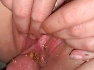 SMALL GF PISS/SQUIRT