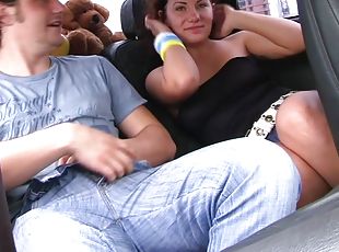 Chubby girl is sucking dick in the car