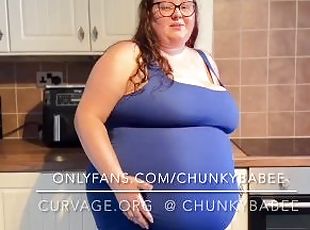 DOMINANT FEEDEE BBW IN TIGHT DRESS DEMANDS FOOD NOW!’